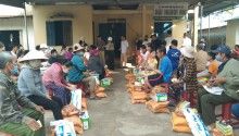 Huyện Cư Jút Trao Quà Cho Hội Viên Hội Người Mù