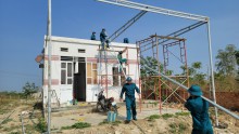 Thị trấn Ea T’ling hỗ trợ người dân có nhà bị tốc mái, hư hỏng do mưa lớn