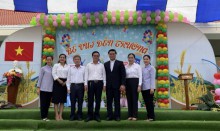 Đồng chí Vũ Văn Bính, Phó Chủ tịch UBND huyện dự Lễ khai giảng tại các trường học