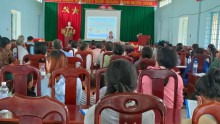 Trung tâm Y tế huyện Cư Jút nói chuyện chuyên đề phòng, chống tác hại của thuốc lá tại xã Ea Pô và Cư Knia