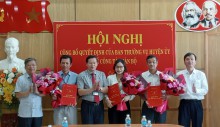 Huyện ủy Cư Jut công bố quyết định về công tác cán bộ