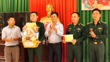 Thăm, chúc tết cán bộ chiến sĩ đồn biên phòng Nậm Na nhân dịp Tết Giáp Thìn 2024