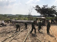 Giúp nhân dân khắc phục hậu quả cháy nhà tại xã Đăk Drông