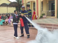 Chiến sĩ Công an nhân dân hiến máu cứu người