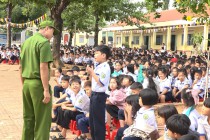 Công an huyện tổ chức trải nghiệm, thực hành PCCC và cứu nạn, cứu hộ