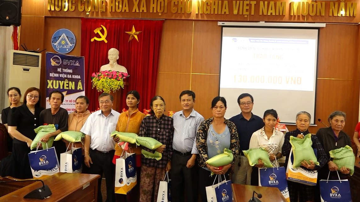 tang qua xuyen a