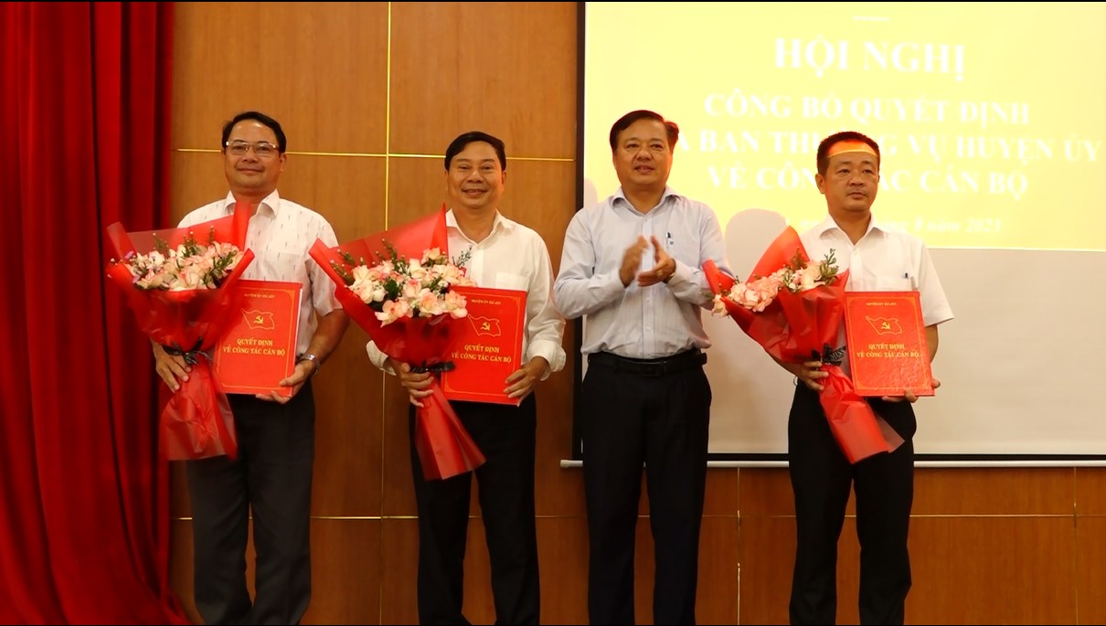 cong bo quyet dinh can bo