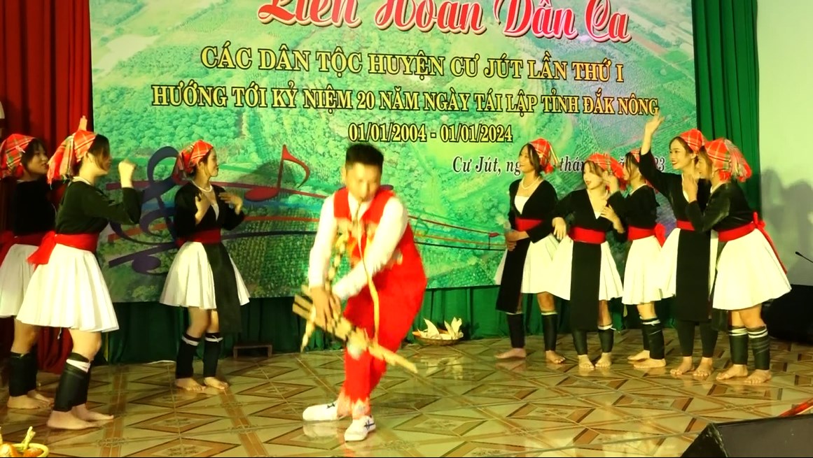 lien hoan 2