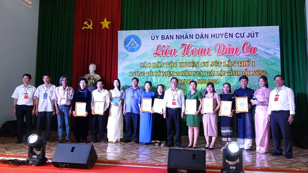 lien hoan 4