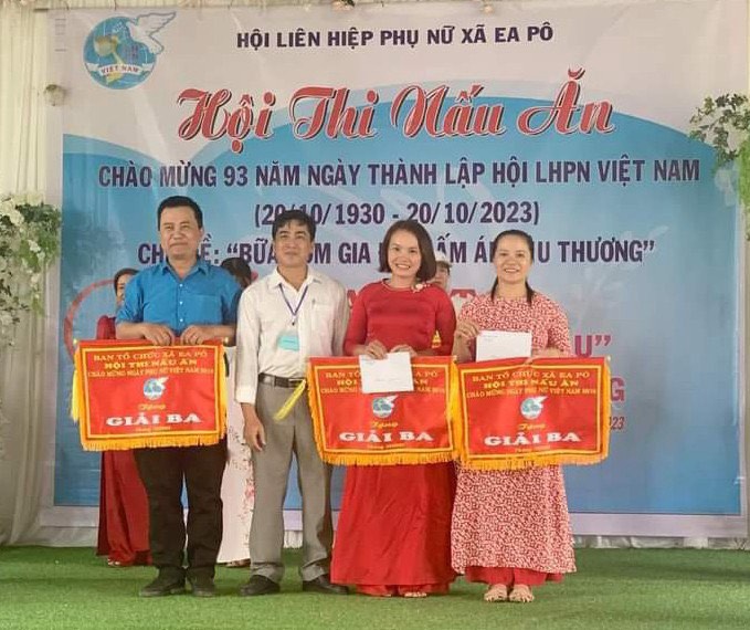 phu nu ea po 3