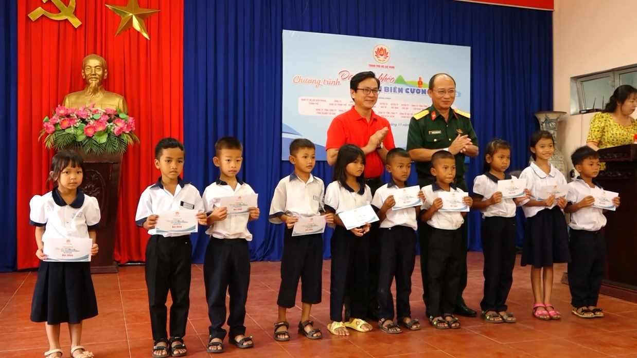 thanh uy 3