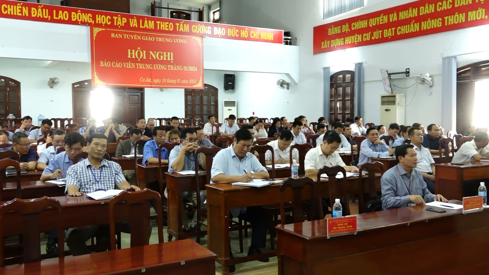 truc tuyen 1