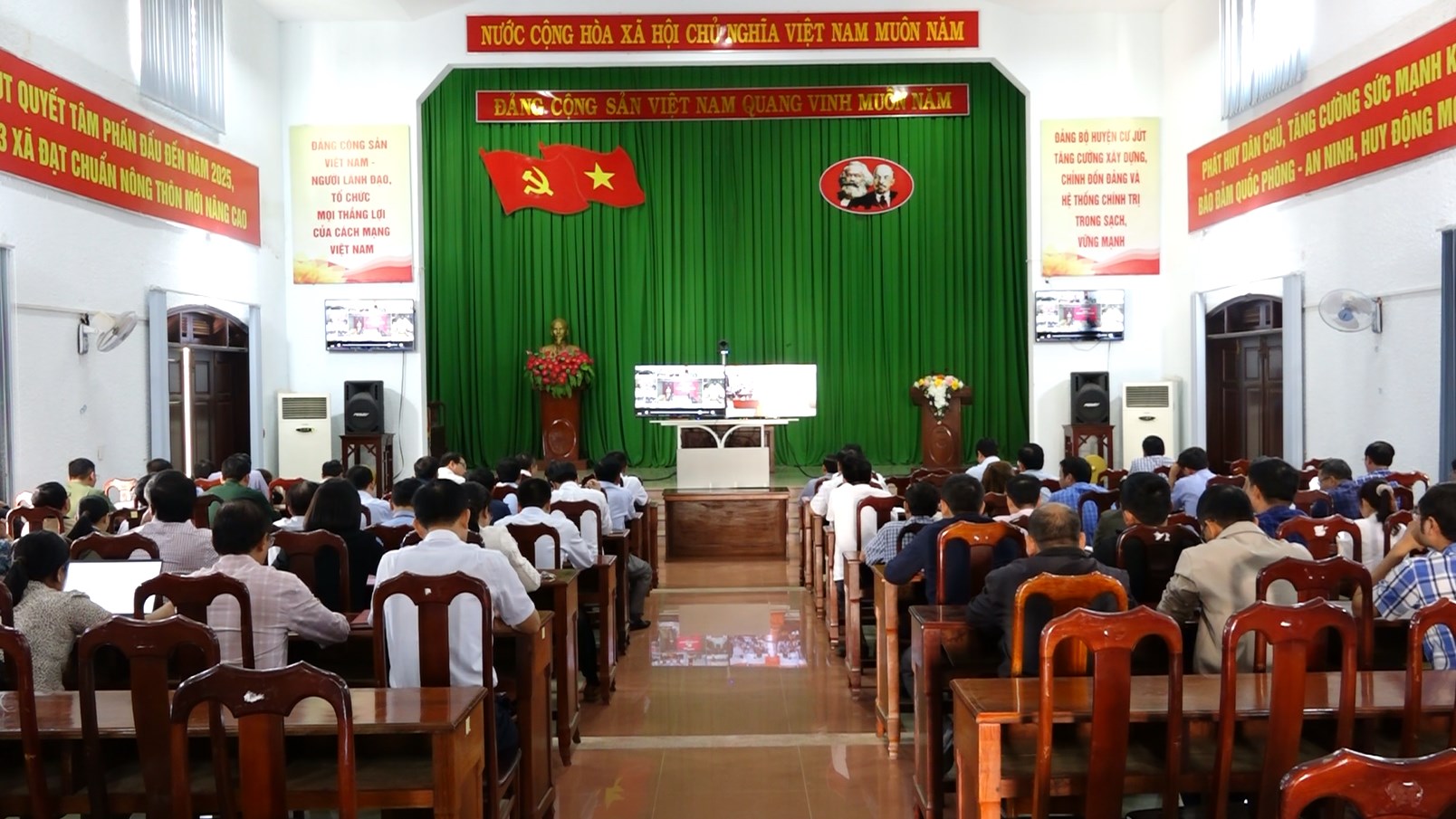 truc tuyen