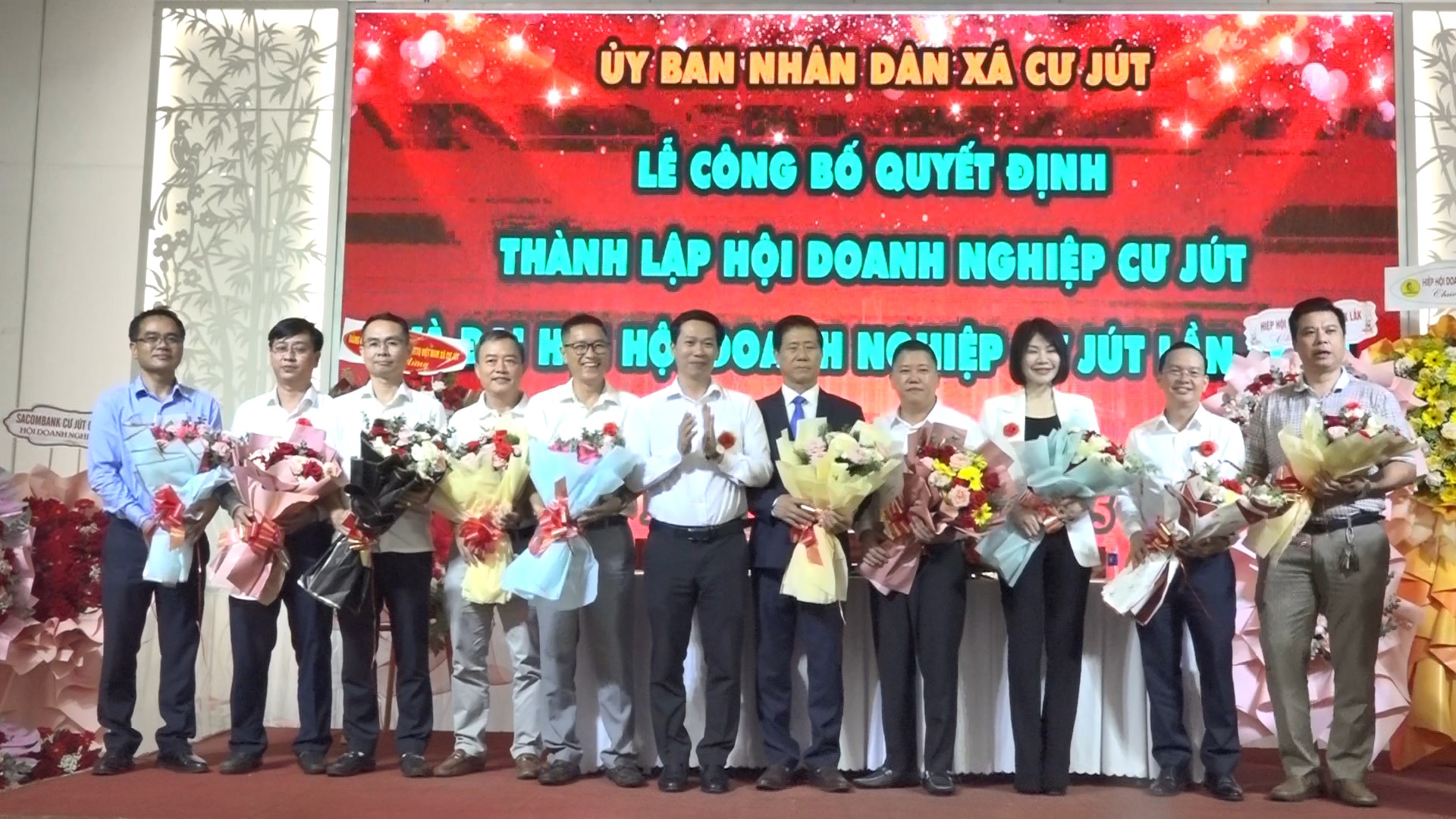 ban chap hanh hoi doanh nghiep xa cu jut ra mat