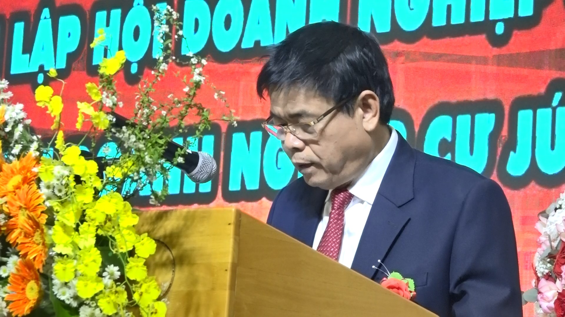 dong chi nghiem hong quang bi thu dang uy xa cu jut phat bieu chi dao tai le cong bo