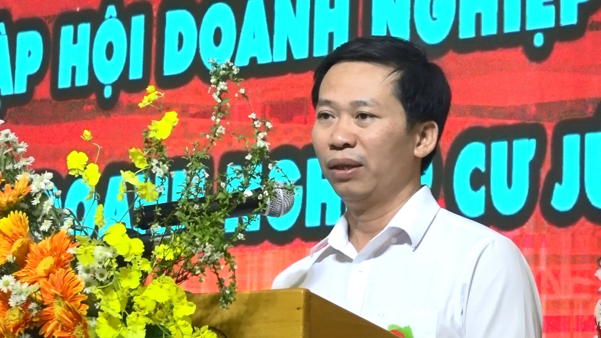 dong chi ngo quoc phong chu tich ubnd xa cu jut phat bieu tai le cong bo