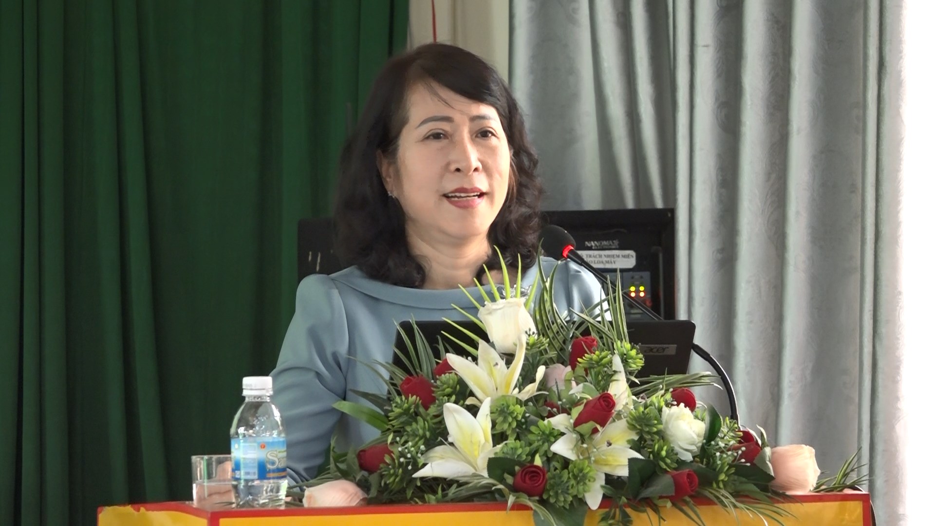 dong chi nguyen thi huong pho bi thu thuong truc dang uy xa cu jut phat bieu khai mac lop nhan thuc ve dang