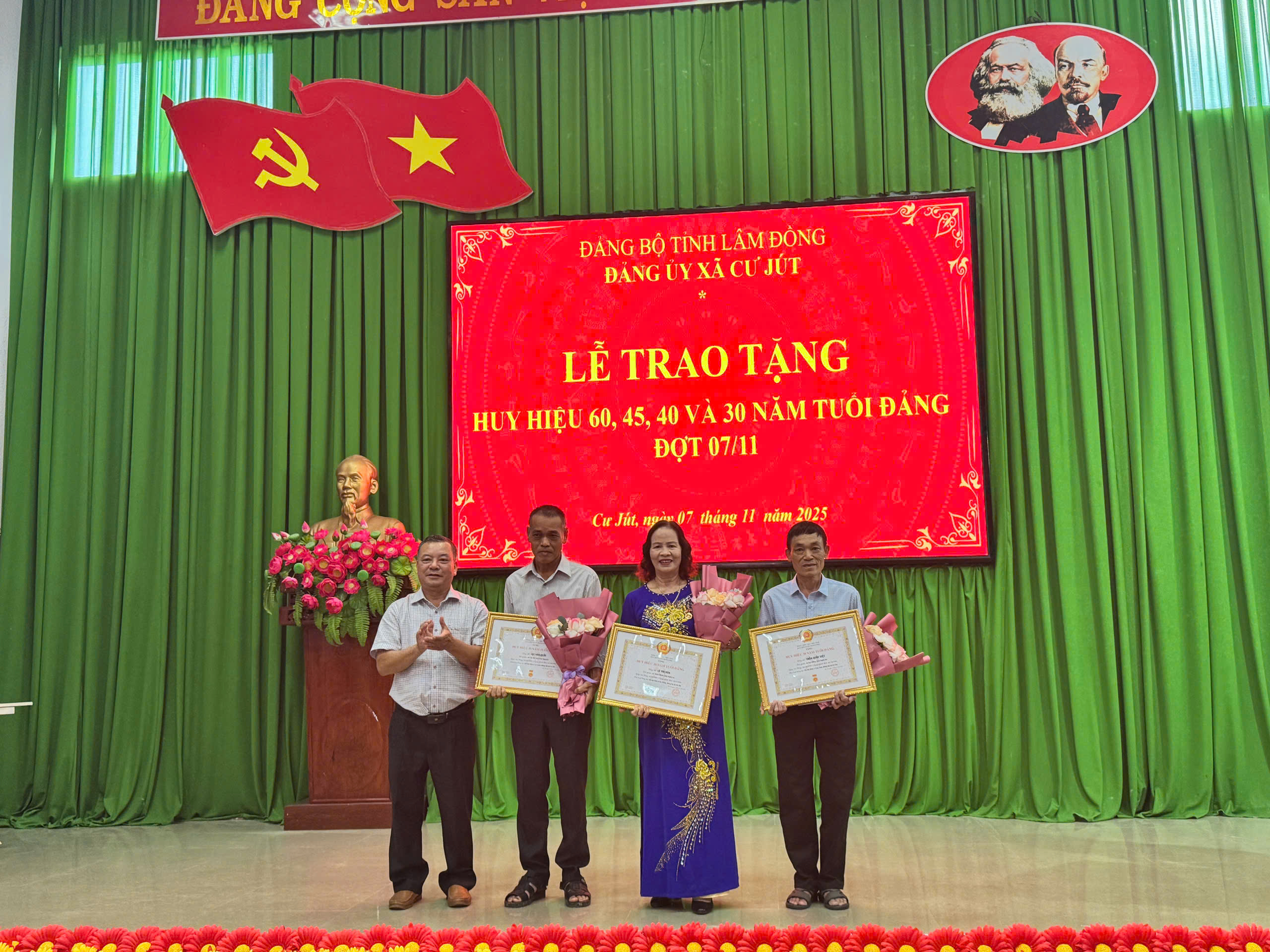 z7208654750125 efcec7fde87743d789949bfc6feca844