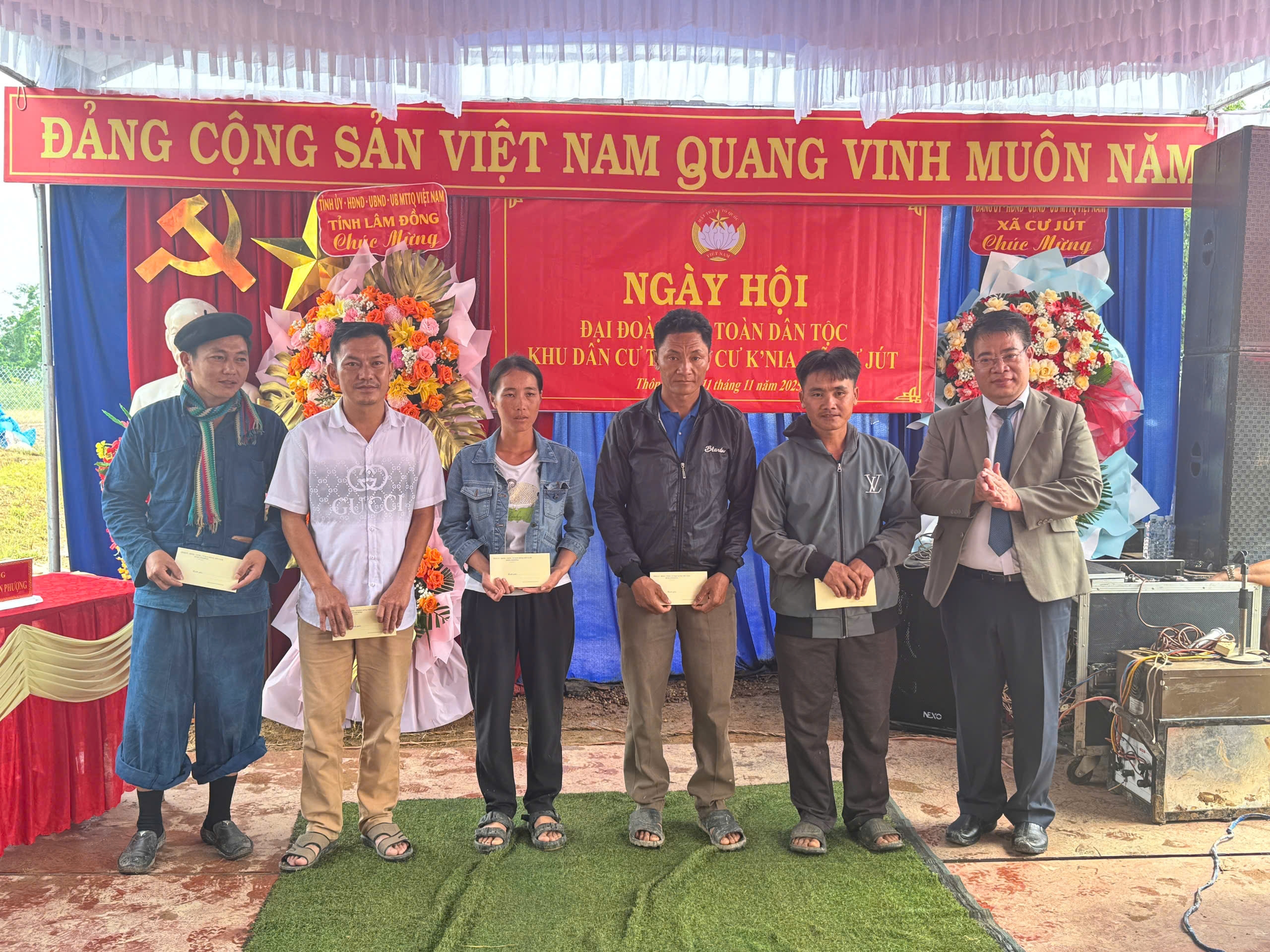 z7214641575499 119de01a956add373d9fa2ef23d44379