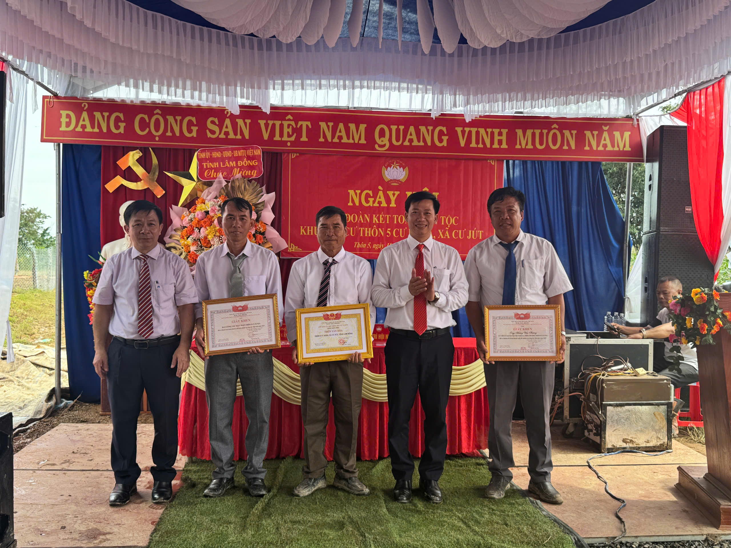 z7214679648226 44b50c2be2bd215b1c551ba63b563077